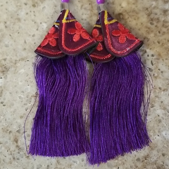 Purple embroidered long tassel earrings - Picture 3 of 3